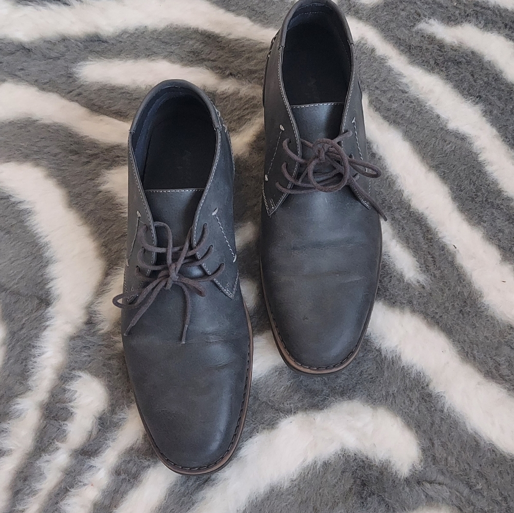 🌟 EUC Grey Arizona Jean Company  Sargent Shoes